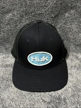NWT❗️Huk men’s scale Fishing Fitted Mesh Back Trucker Hat black L/XL